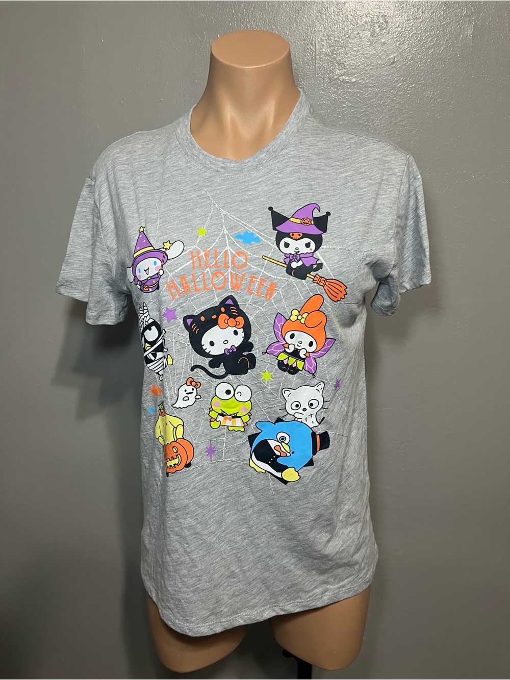 Hello Kitty and Friends Halloween Graphic T-Shirt Gray XXS